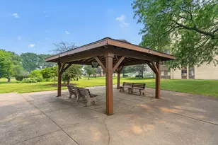 9745 S Karlov Ave, Oak Lawn, IL 60453 - Photo 33