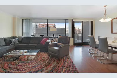1555 N Sandburg Terrace #201, Chicago, IL 60610 - Photo 3
