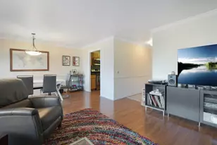 1555 N Sandburg Terrace, Chicago, IL 60610 - Photo 5