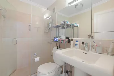 1555 N Sandburg Terrace #201, Chicago, IL 60610 - Photo 17
