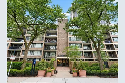 1555 N Sandburg Terrace #201, Chicago, IL 60610 - Photo 1