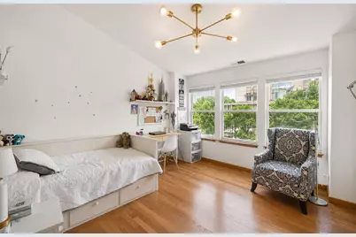 1009 E 61st Street, Chicago, IL 60637 - Photo 7