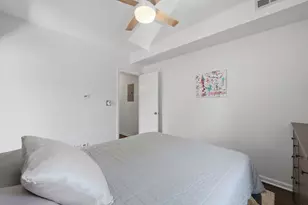 1733 W Catalpa Ave, Chicago, IL 60640 - Photo 15