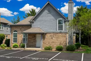 19 Foxcroft Rd, Naperville, IL 60565 - Photo 1