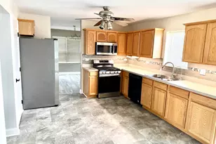 732 Oakwood St, Minooka, IL 60447 - Photo 3