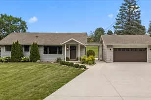 27W116 48th St, Naperville, IL 60563 - Photo 3