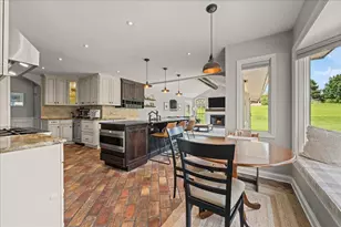 27W116 48th St, Naperville, IL 60563 - Photo 7