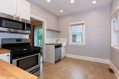 656 Bluff City Boulevard, Elgin, IL 60120 - Photo 9