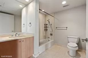 60 E Monroe St, Chicago, IL 60603 - Photo 17