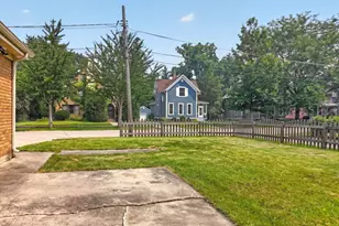 649 N Spring St, Elgin, IL 60120 - Photo 35