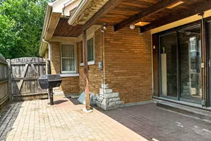 649 N Spring St, Elgin, IL 60120 - Photo 37