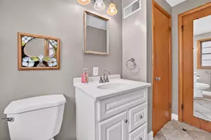 649 N Spring St, Elgin, IL 60120 - Photo 17