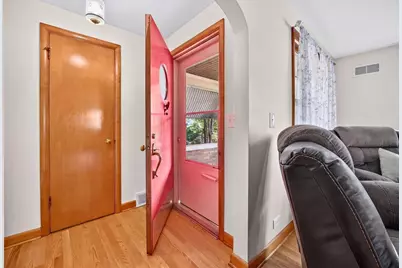 649 N Spring Street, Elgin, IL 60120 - Photo 9
