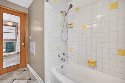 649 N Spring Street, Elgin, IL 60120 - Photo 23