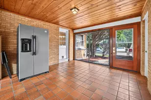 649 N Spring St, Elgin, IL 60120 - Photo 21