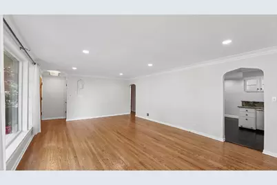893 S Poplar Avenue, Elmhurst, IL 60126 - Photo 3