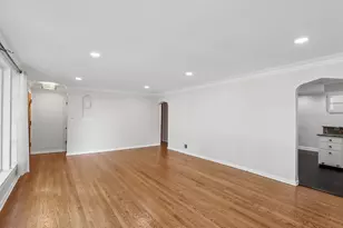 893 S Poplar Ave, Elmhurst, IL 60126 - Photo 3