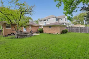893 S Poplar Ave, Elmhurst, IL 60126 - Photo 15