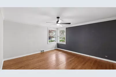 893 S Poplar Avenue, Elmhurst, IL 60126 - Photo 9