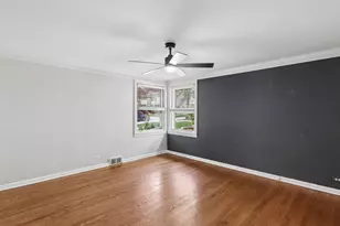 893 S Poplar Ave, Elmhurst, IL 60126 - Photo 9