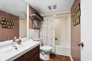 7201 N Lincoln Ave, Lincolnwood, IL 60712 - Photo 11