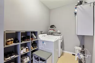 2900 Kelly Dr, Elgin, IL 60124 - Photo 21