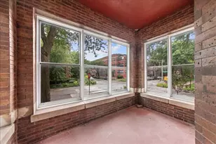 1353 W Catalpa Ave, Chicago, IL 60640 - Photo 13