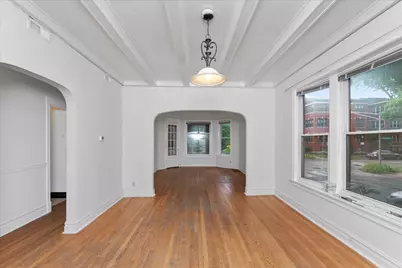 1353 W Catalpa Avenue #1, Chicago, IL 60640 - Photo 3
