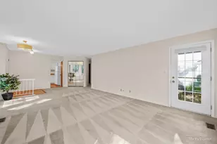 2147 Stirling Ct, Hanover Park, IL 60133 - Photo 7