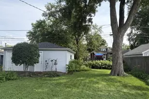 1329 Henry Ave, Des Plaines, IL 60016 - Photo 19