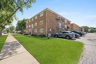 5834 W 77th St, Burbank, IL 60459 - Photo 3