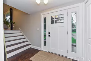30W172 Claymore Ln, Naperville, IL 60563 - Photo 3