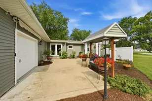 32 E Rickard Dr, Oswego, IL 60543 - Photo 27