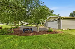 32 E Rickard Dr, Oswego, IL 60543 - Photo 31