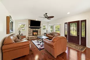 32 E Rickard Dr, Oswego, IL 60543 - Photo 5