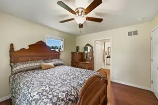 32 E Rickard Dr, Oswego, IL 60543 - Photo 13