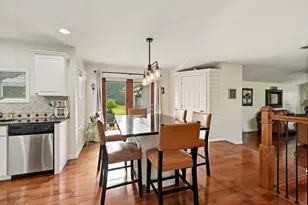 32 E Rickard Dr, Oswego, IL 60543 - Photo 9