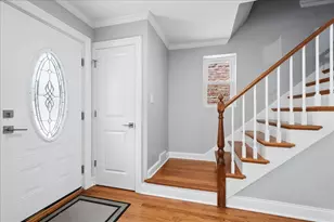 2924 W Jerome St, Chicago, IL 60645 - Photo 3