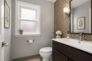2924 W Jerome St, Chicago, IL 60645 - Photo 15