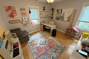 4921 W Catalpa Ave, Chicago, IL 60630 - Photo 9