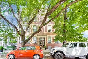 2046 W Cuyler Ave, Chicago, IL 60618 - Photo 1