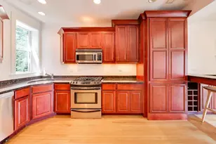 2046 W Cuyler Ave, Chicago, IL 60618 - Photo 5
