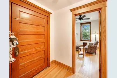 2046 W Cuyler Avenue #3W, Chicago, IL 60618 - Photo 3