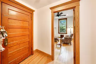 2046 W Cuyler Ave, Chicago, IL 60618 - Photo 3