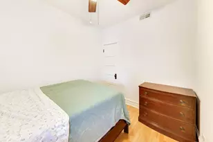 2046 W Cuyler Ave, Chicago, IL 60618 - Photo 11