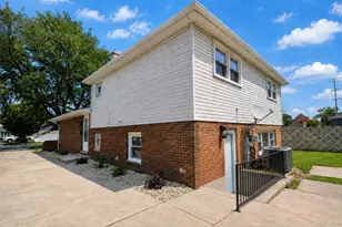 4811 W 121st Pl, Alsip, IL 60803 - Photo 3