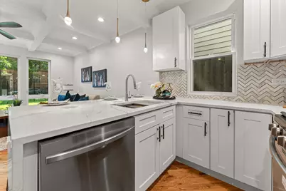 6150 S Saint Lawrence Avenue, Chicago, IL 60637 - Photo 13
