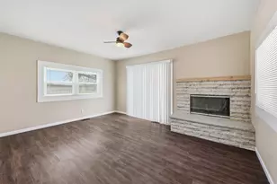 204 Eagle Point Rd, Fox Lake, IL 60020 - Photo 11