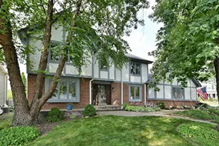 27W168 Chartwell Dr, Winfield, IL 60190 - Photo 1