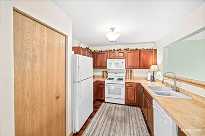 909 Four Seasons Boulevard, Aurora, IL 60504 - Photo 11